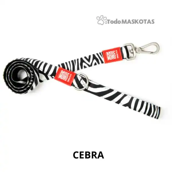 Cuerda para mascotas con clip y diseño estampado en blanco y negro, ideal para paseos seguros y cómodos.