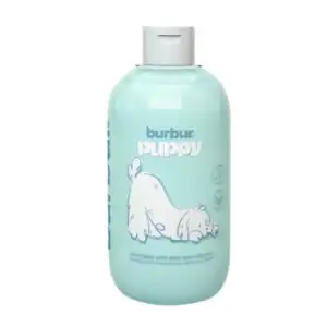 Suave champú para bebés con fórmula de color y aroma agradables.