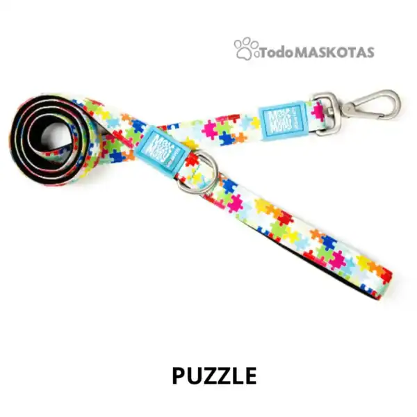 Cinta sujetaa mascotas con diseño de puzles de colores, ideal para pasear a tu mascota con estilo y seguridad.