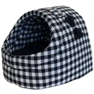 Tienda online de mascotas, cama para perro con patrón de cuadros en blanco y negro, cómoda y resistente.