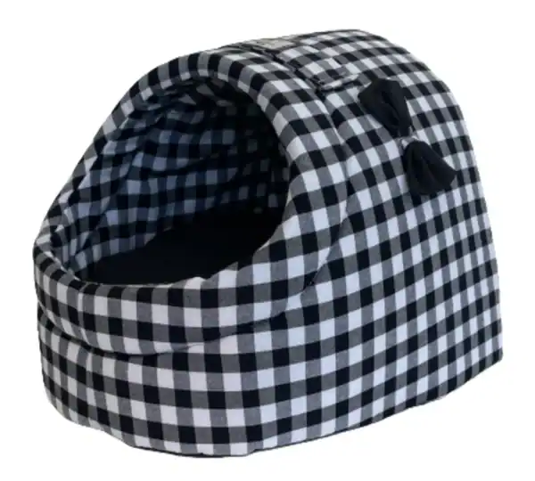 Tienda online de mascotas, cama para perro con patrón de cuadros en blanco y negro, cómoda y resistente.