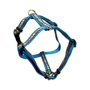 Correa para mascotas con diseño colorido y ajuste perfecto, ideal para perros pequeños y medianos.