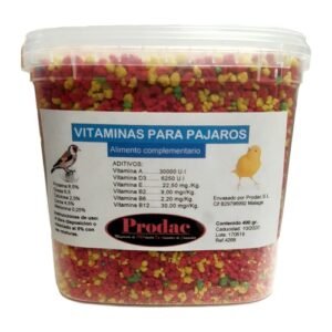 Vitaminas para aves en alimento complementario para pajaros, variedad de colores en gránulos nutritivos.