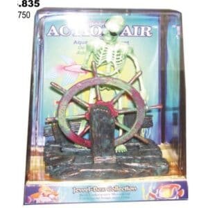 Marioneta de esqueleto con barco de madera, ideal para decoración infantil y temática de fantasía.