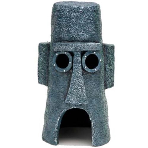 Terrorífico muñeco moai en piedra para decoración temática.