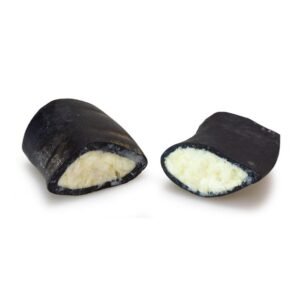 Barra de regaliz negro rellena de queso, turrón de regaliz, dulce tradicional, snack dulce artesanal.