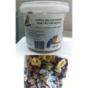 Loros delicatessen con frutos secos - snack natural para aves exóticas.