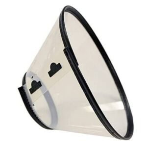 Gafas protectoras transparentes con marco negro para seguridad y protección solar.