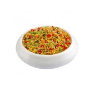 Coloridos confetti de azúcar en cuenco blanco para decoraciones y repostería.