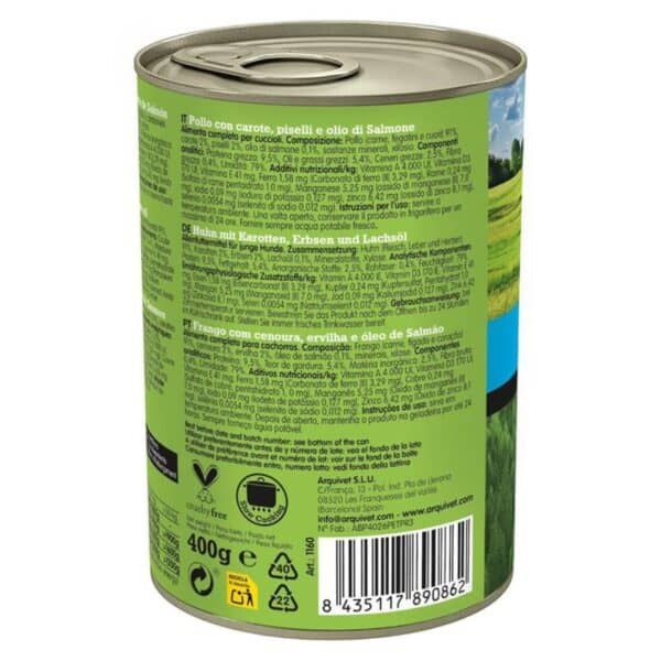 Pollo con zanahoria y aceite de salmón en lata para perros, comida húmeda premium.