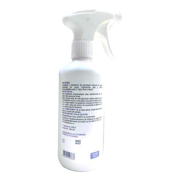 Spray antiparasitario para mascotas, protección contra parásitos externos en perros y gatos.