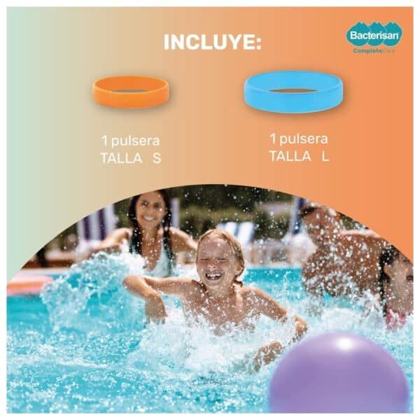 Pulseras de silicona para piscina, tamaño pequeño y grande, junto a niños disfrutando del agua, ideales para actividades acuáticas.