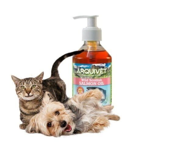 Botella de aceite de salmón para mascotas con gato y perro, cuidado natural para animales.