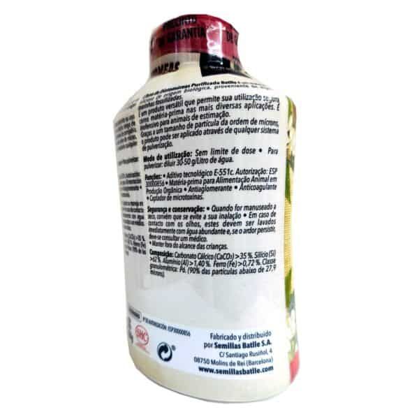 Bebida para animales en envase con texto y fórmula en la etiqueta.