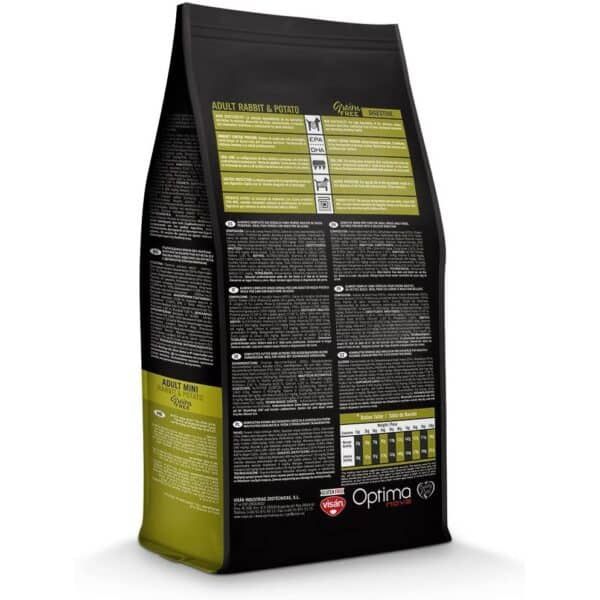 Alimento para conejos adultos con patatas y verduras frescas.