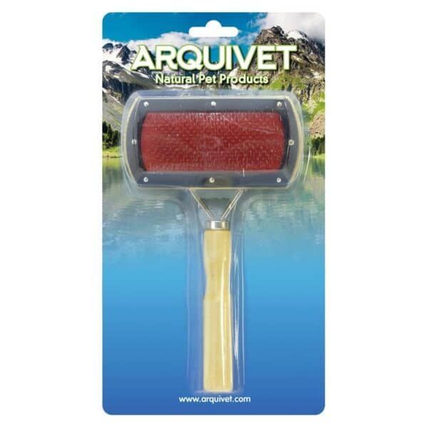 Protected pet grooming brush for animals, ergonomic handle and durable design.