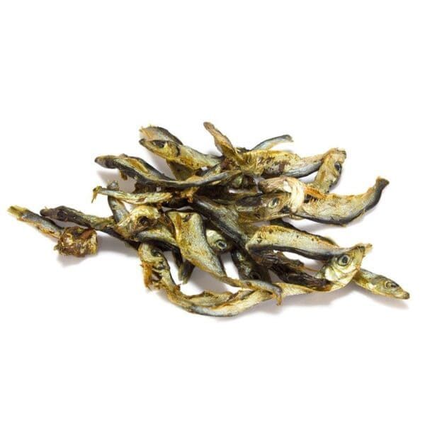 Artesanales anchoas secas para snack o tapas, ideales para cocinar y acompañar en la gastronomía mediterránea.