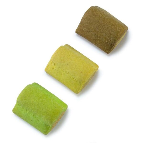 Dulces en colores variados, golosinas de azúcar y fruta.