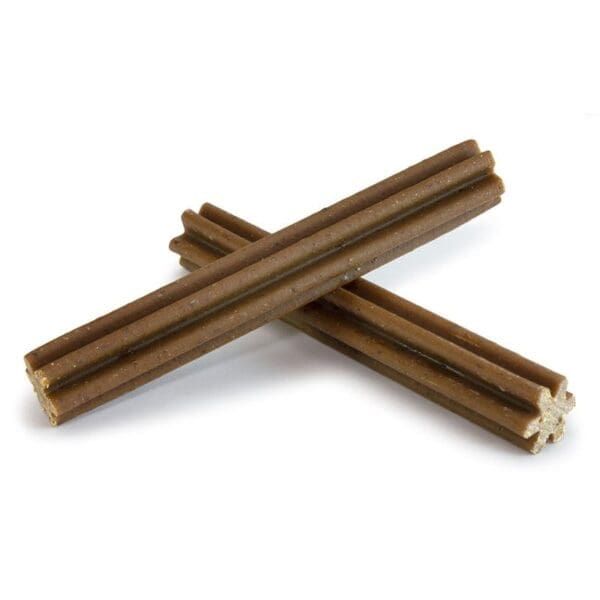 Churros de chocolate en palito, snack dulce para mascotas y humanos.