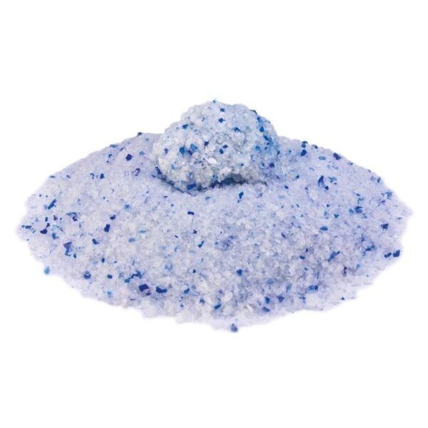 Cristales de azúcar con color azul para decoraciones y repostería creativa.