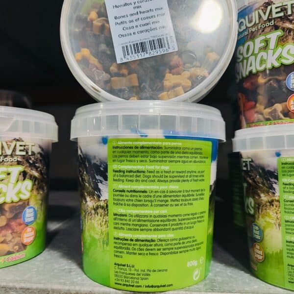 Alimento complementario para perros, fórmula equilibrada y nutritiva en envase de 300g.