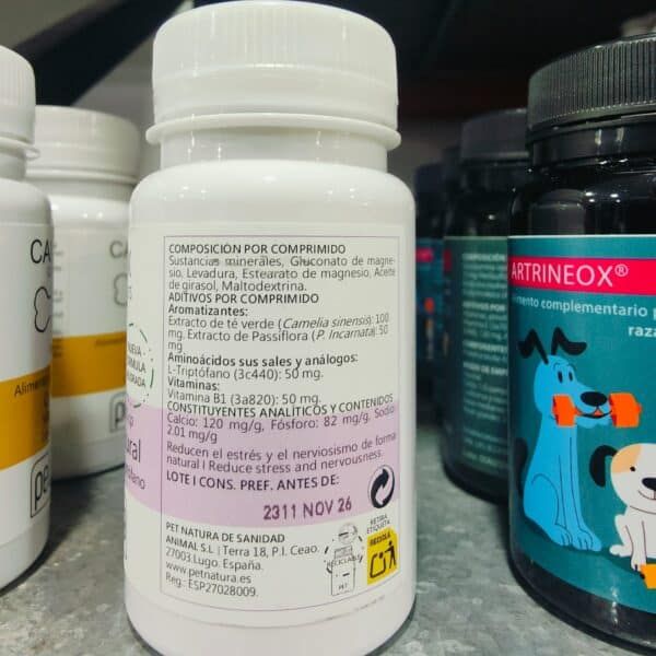 Suplemento alimenticio para perros en envase blanco con la etiqueta, en tienda online TodoMASKOTAS.