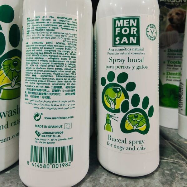 Spray bucal natural para perros y gatos, protección y cuidado oral de mascotas.