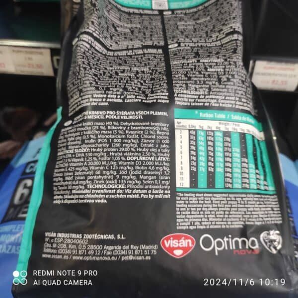 Krmivo pro psy, přínos pro zdraví, 100% přírodní složení, obsahuje vitamíny a minerály pro podporu imunity domácích mazlíčků.