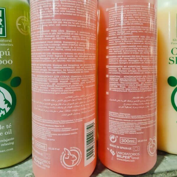 Shampoo para perros en botella de 300ml para un cuidado efectivo y suave de su pelaje. Ingredientes naturales y fórmula hidratante.