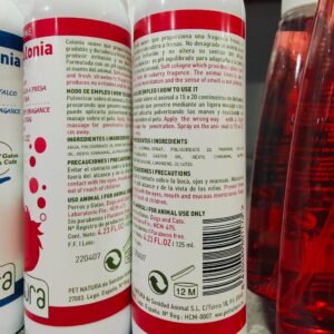 Colonia para perros con fragancia a fresa, suavidad y duración, ideal para mascotas, sin irritación, en formato spray de 125 ml.