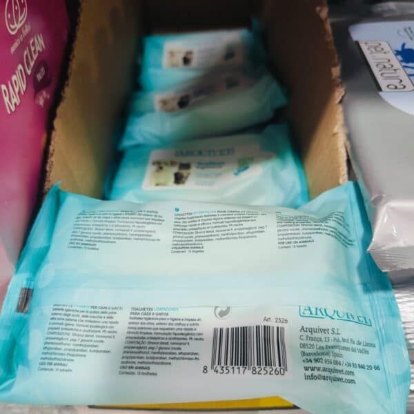 Paquete de toallitas húmedas para perros y gatos, higiene, limpieza, cuidado, higiene animal, productos para mascotas.