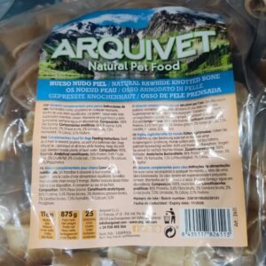 Hueso de perro natural en envase con información en varios idiomas y detalles del producto.