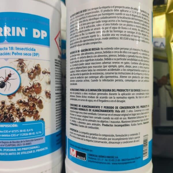 Productos para control de plagas y insecticidas en spray, con instrucciones y advertencias en español.
