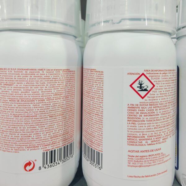 Limpiador desinfectante de superficies con advertencias de peligrosidad y instrucciones de uso en español.