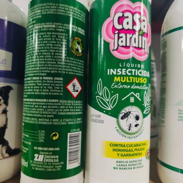 Insecticida multisuperficie Casa Jardin para cucarachas, hormigas, pulgas y garrapatas. 750ml, acción rápida y efectiva. Solo en TodoMASKOTAS.