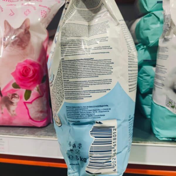 Bolsa de pienso para mascotas de 5 kg, alimento para gatos y perros en envase de compra.