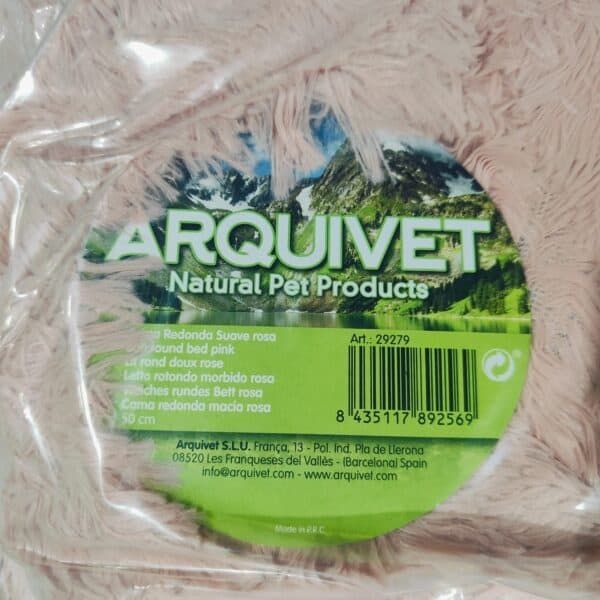Alto texto: Producto para mascotas Arquivet de color rosa suave y textura mullida.