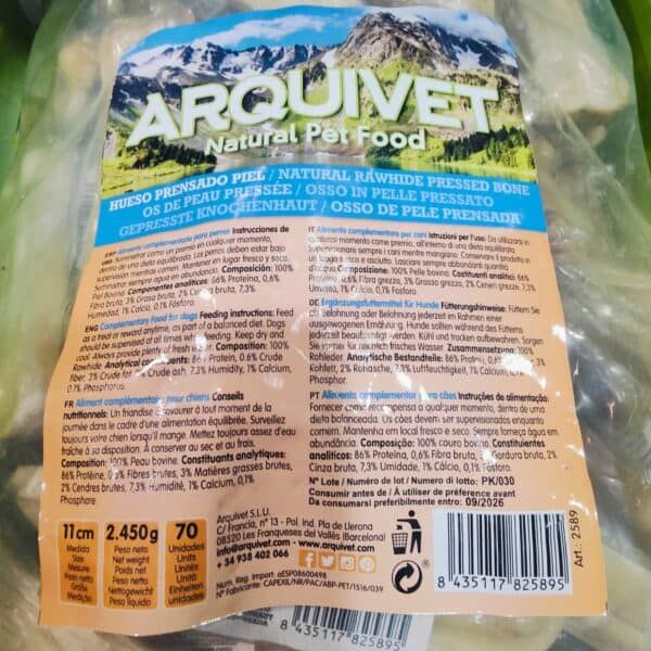 Arquívet hueso prensado natural para perros, 250g, alimento para mascotas saludable y nutritivo con ingredientes de calidad.