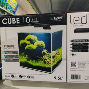 Cubo acuario de 10 litros con sistema de iluminación LED, vidrio y filtro interno para acuarios pequeños.
