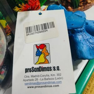 Colgante de madera con aves de colores, identificación educativa y decorativa para niños.