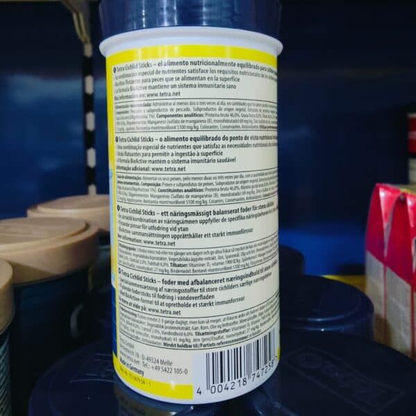 Tetra Cichlid Sticks, alimento balanceado para peces cichlidos, en envase de 250 g.