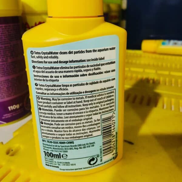 De Tetra Crystal Water, producto para mantener acuarios limpios.
