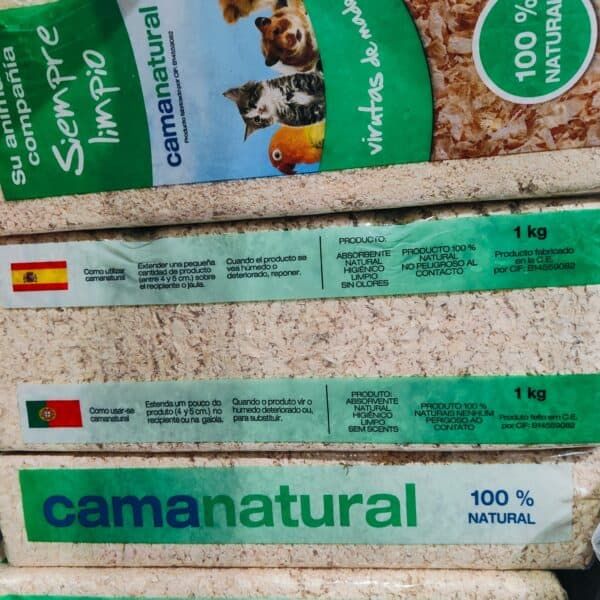 Absorbente natural para mascotas, producto ecológico y seguro, sin parfum, en paquete de 1 kg.