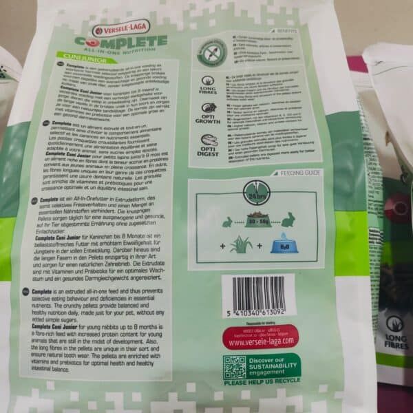 Alimento para conejos, pellets enriquecidos con proteínas y vitaminas para una salud óptima.