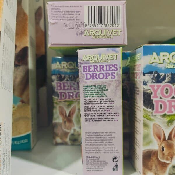 Suplemento alimenticio para roedores, complementa la dieta con ingredientes naturales y proteínas para conejos y cobayas.