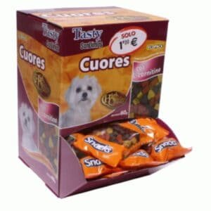 Dulces para perros Cuores con estratamina en caja con snacks y candies.