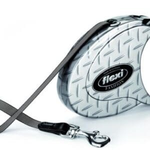 Correa para mascota tipo retractil con diseño de acero, ideal para paseos seguros.