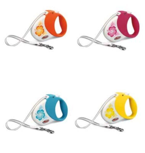 Cinta de perro retractil con estampado de flores en varios colores.