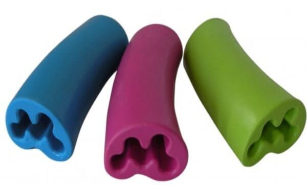 Coloridos moldes de silicona para decorar postres y hornear.