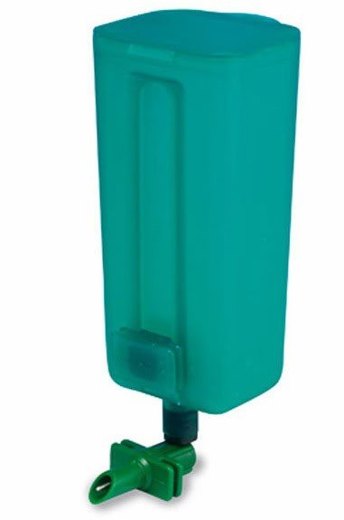 Botella dispensadora de jabón en color verde para kioskos y locales comerciales. Perfecta para higienización eficiente.